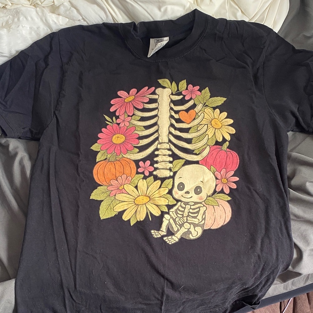 Pregnancy announcement Cute Skeleton & Floral Graphic Tee